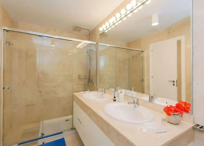 Oh La Life! Magnolia Jose Адехе